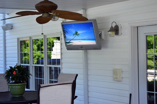 outdoor-patio-tv